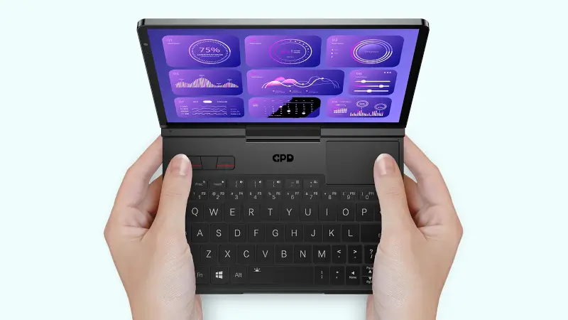 携帯性では UMPCもありますが、ビジネス用途では操作性や堅牢性に不安があります。