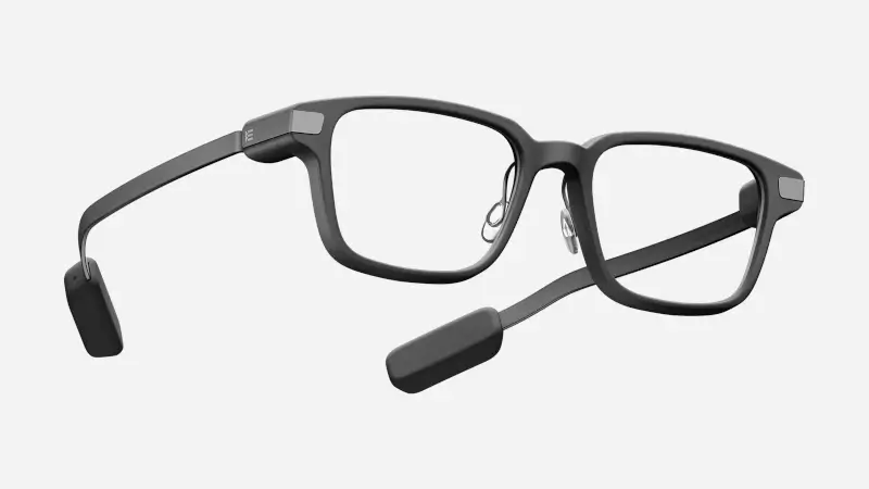 ラウンド型が推しのようですが、ビジネスシーンを意識して スクエア型の Even G2 Bを選択。