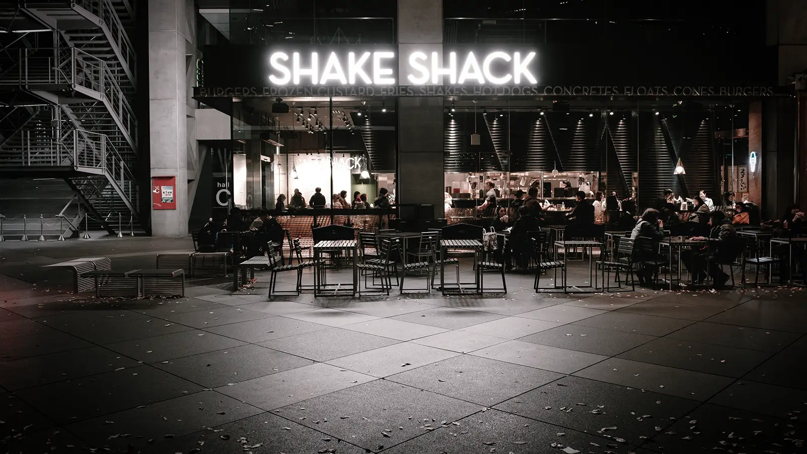 こういう写真は RICOH GR IV 向きなのかなぁ…と感じますが、あまり撮影しないスタイルなので悩ましい。