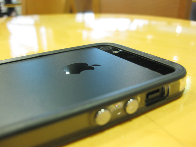 iPhone 5 UltraSlim Bumper を購入した！の画像。