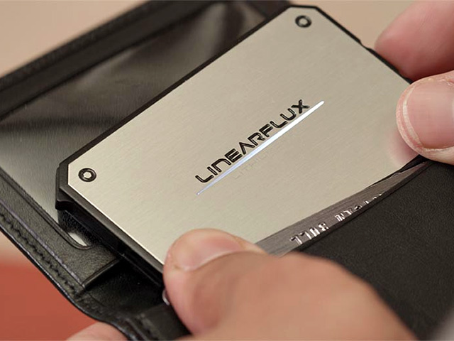 名刺サイズの超薄型バッテリー「LithiumCard」を購入したの画像。