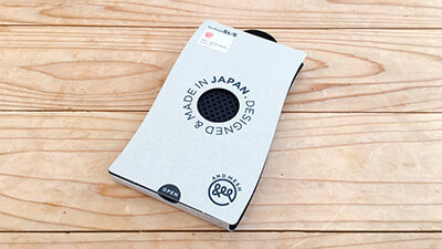 日本の国旗をイメージしたというパッケージ。あちこちに “Made in Japan” が打ち出されています。
