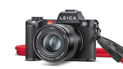 本体とレンズで 100万円を超える高額ミラーレスカメラ「Leica SL2」。手ぶれ補正や 顔認識AFなど、よりモダンな機能性を備えています。