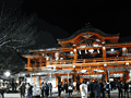 深夜の 3時過ぎにもかかわらず、今年も賑わう千葉神社。